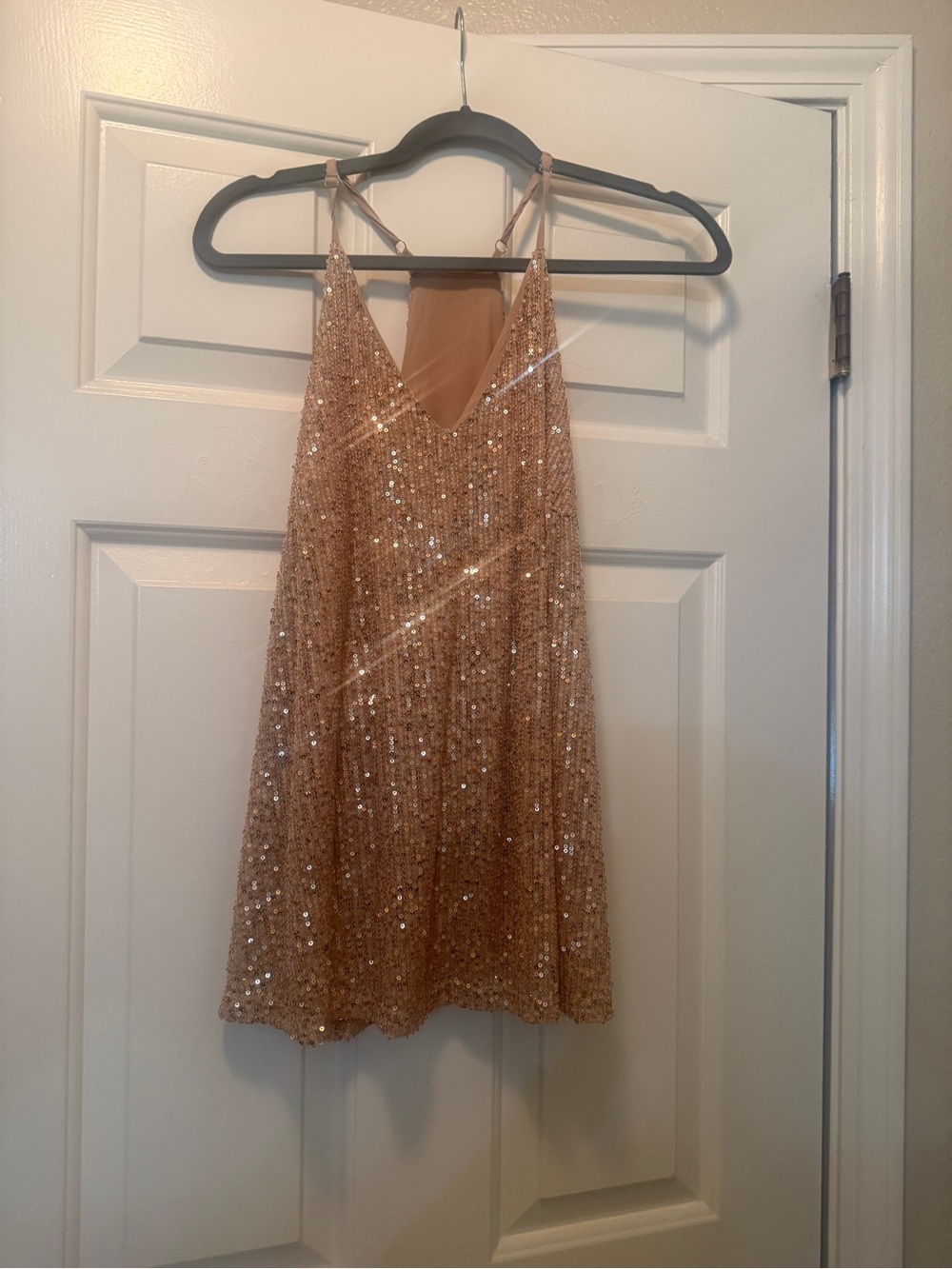 Sequin V-Neck Tank Top in Rose Gold